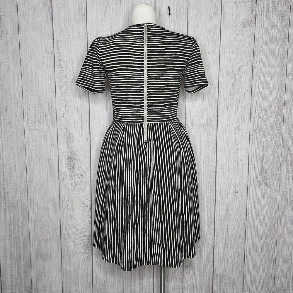 LuLaRoe Amelia Black White Stripe Fit Flare Dress XL Pockets - Picture 4 of 5